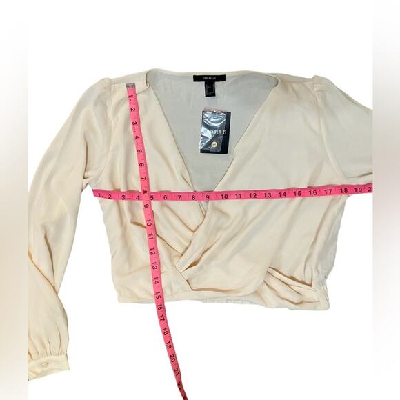 NWT Forever 21 Cream Wrap V-Neck Blouse (M) - Picture 4 of 7
